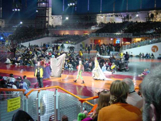 00041_Performers_in_the_arena.JPG